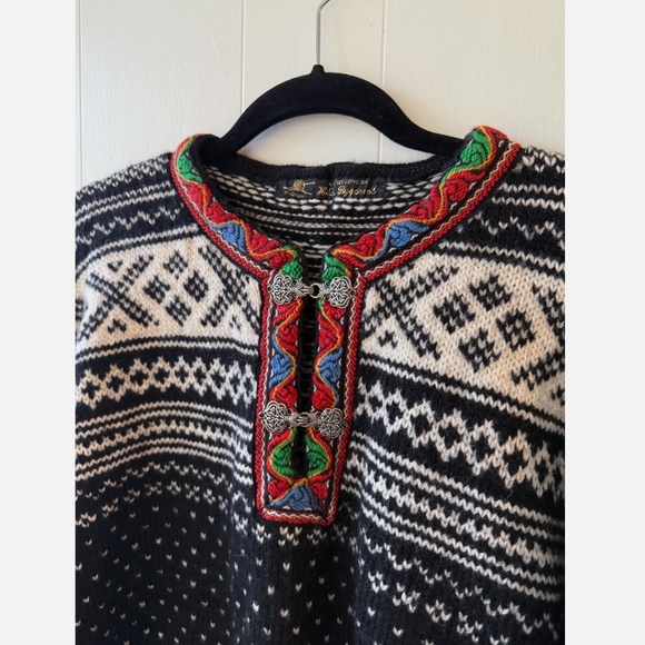 Handmade Nordic Wool Fair Isle Sweater Black Cream Silver Clasps Ribbon - Picture 2 of 5